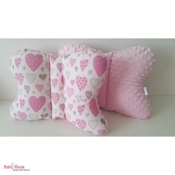 Pillangó párna rózsaszín szívecskés