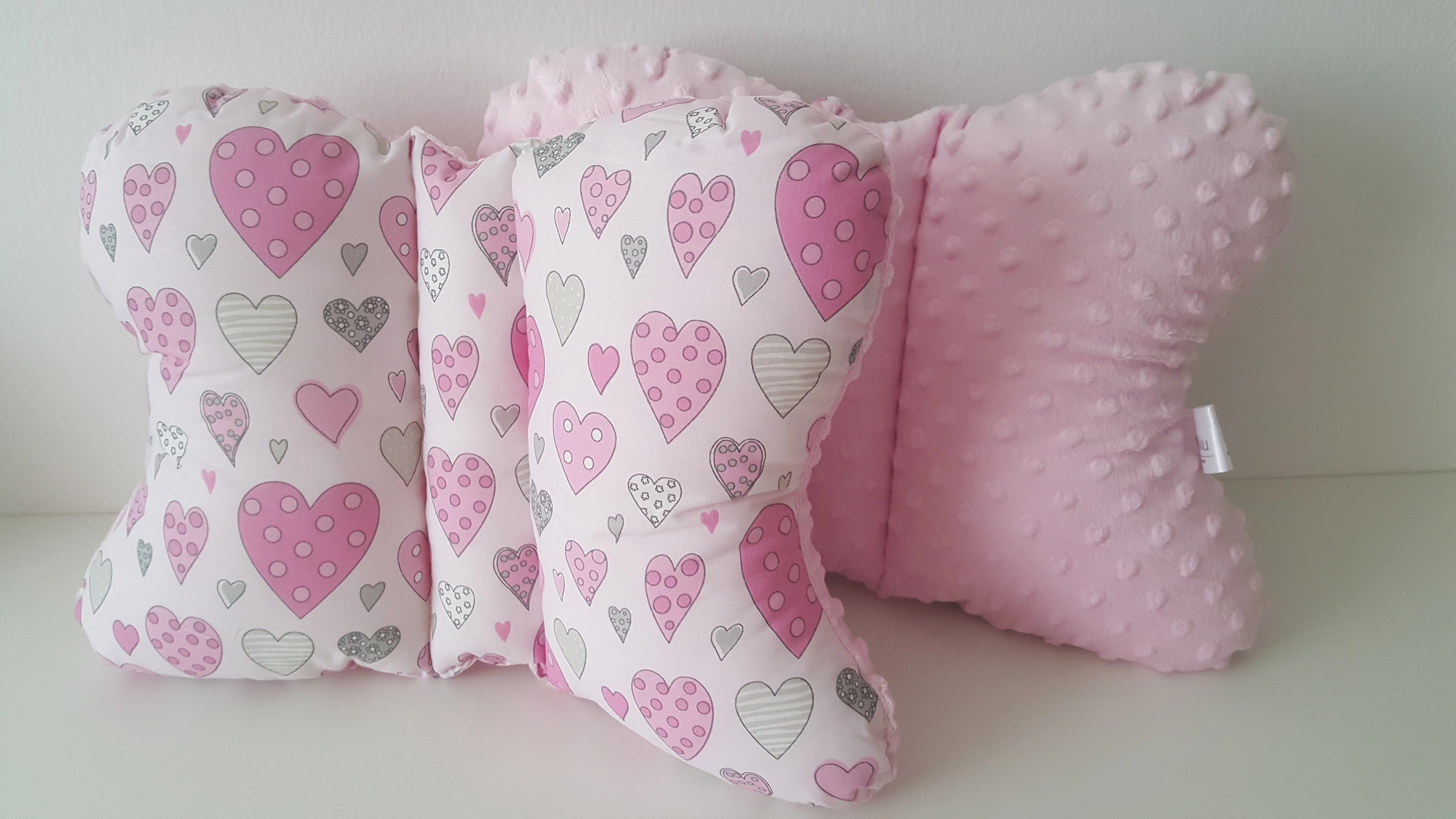 Pillangó párna rózsaszín szívecskés