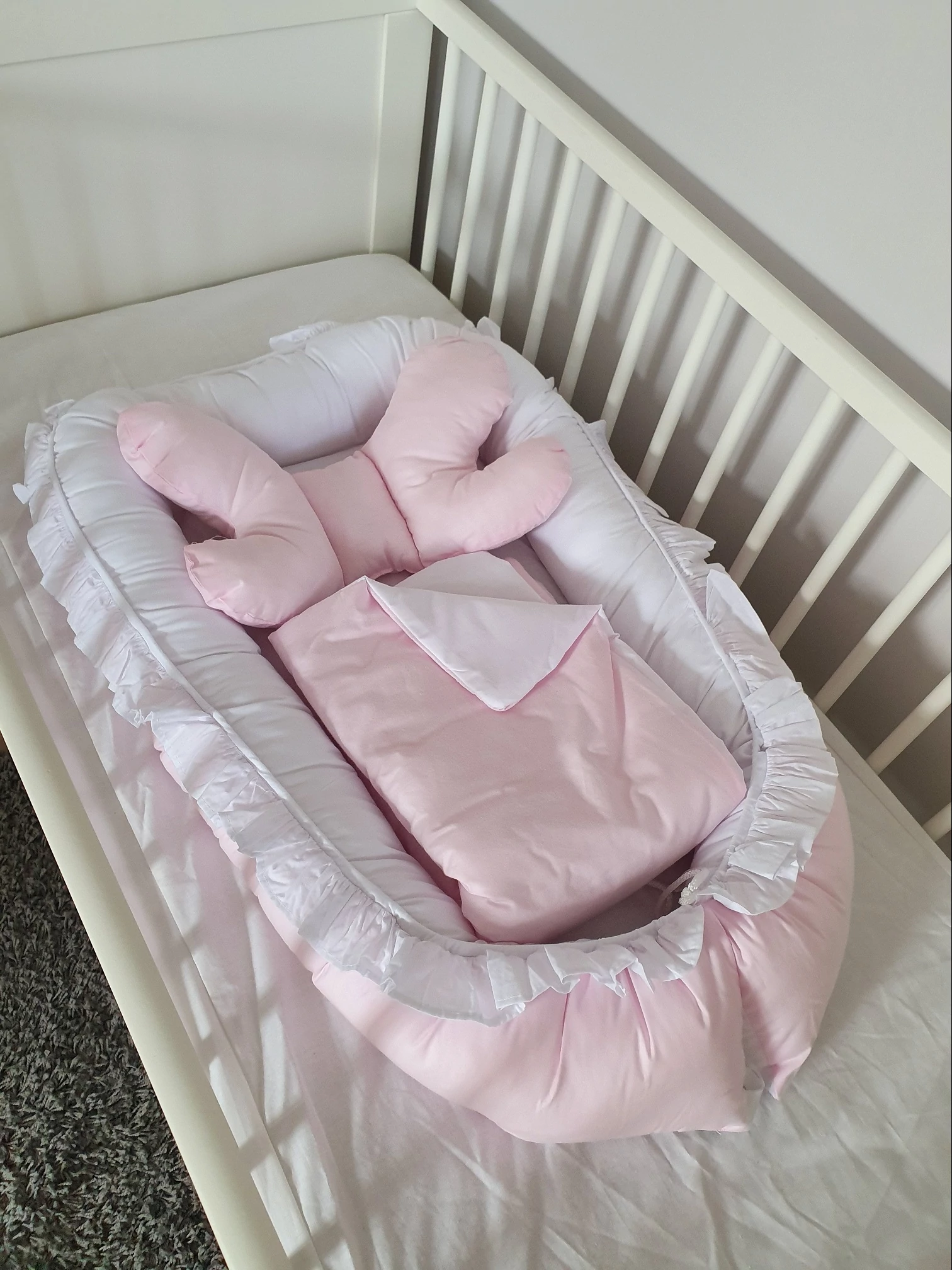 Babafészek LUX újszülött csomag fehér-rózsaszín